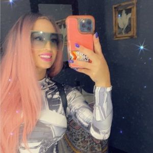 Meet your Posher, Jenny